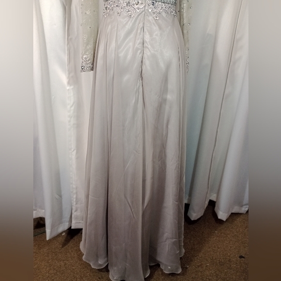 Long Sleeve Formal Lace Maxi Long Sleeve, Clear Jewels, Beads,Sequin, Pleated, 8 - Picture 14 of 16